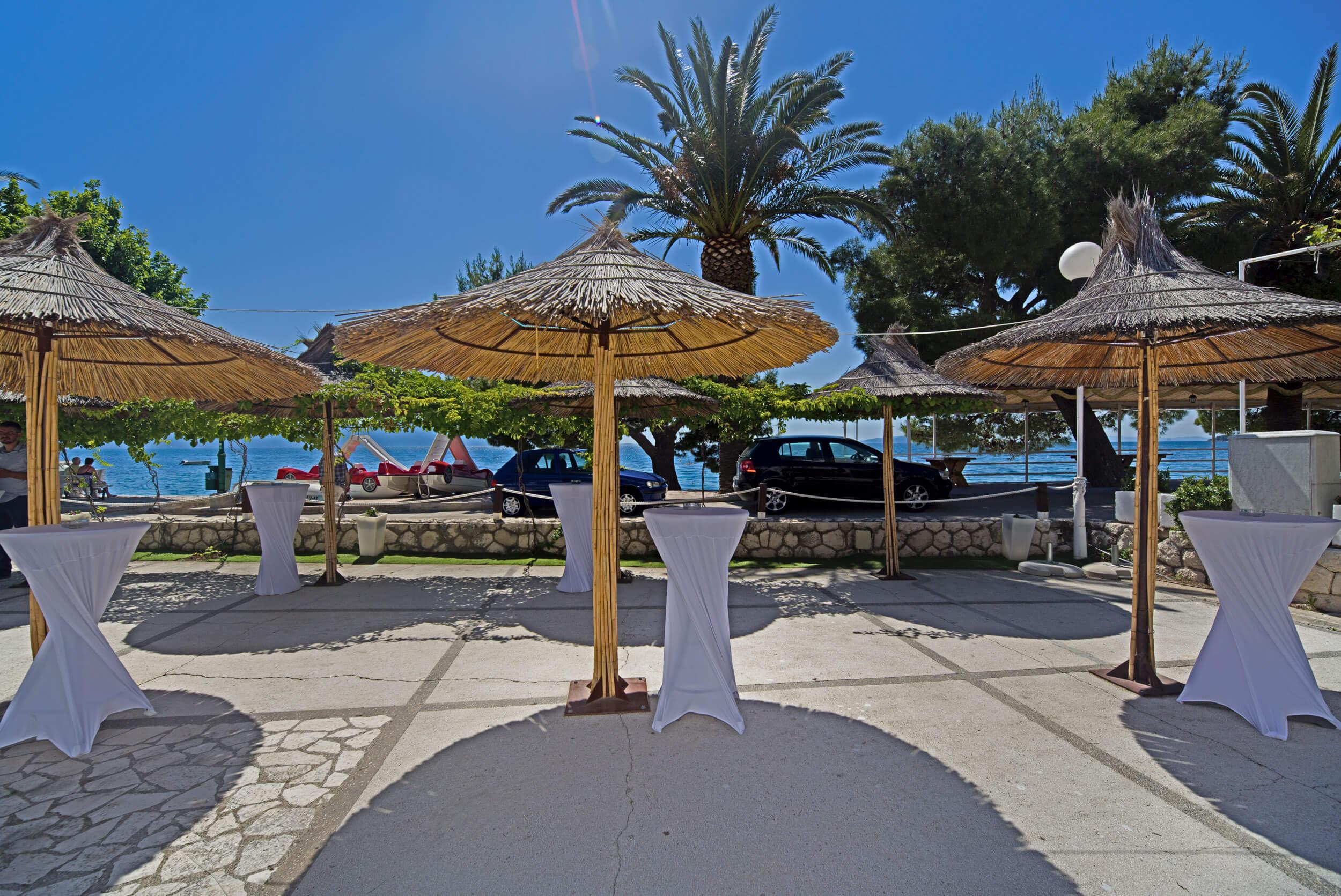 44_caffe bar terrace