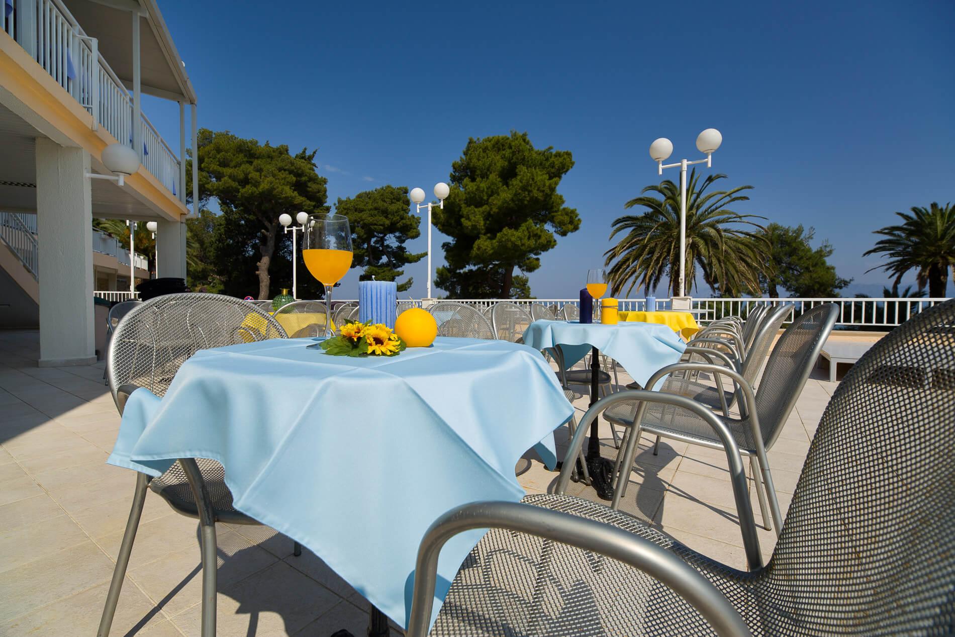 47_pool terrace