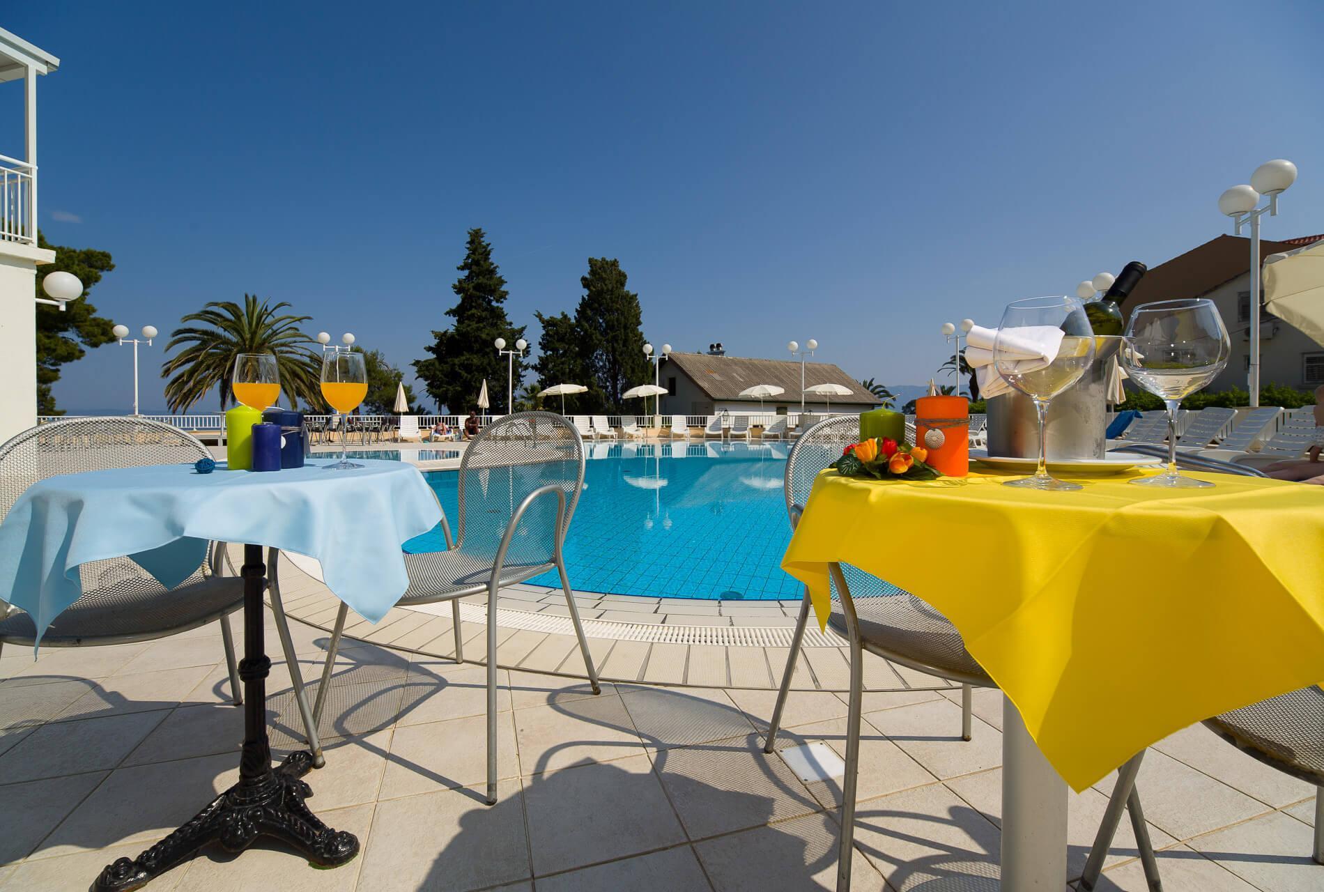 49_pool terrace